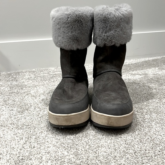 Koolaburra Ugg winter suede fur boots - Picture 2 of 6